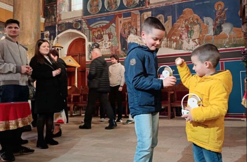 Zenički hrišćani obilježili Vaskrs liturgijom i zajedništvom