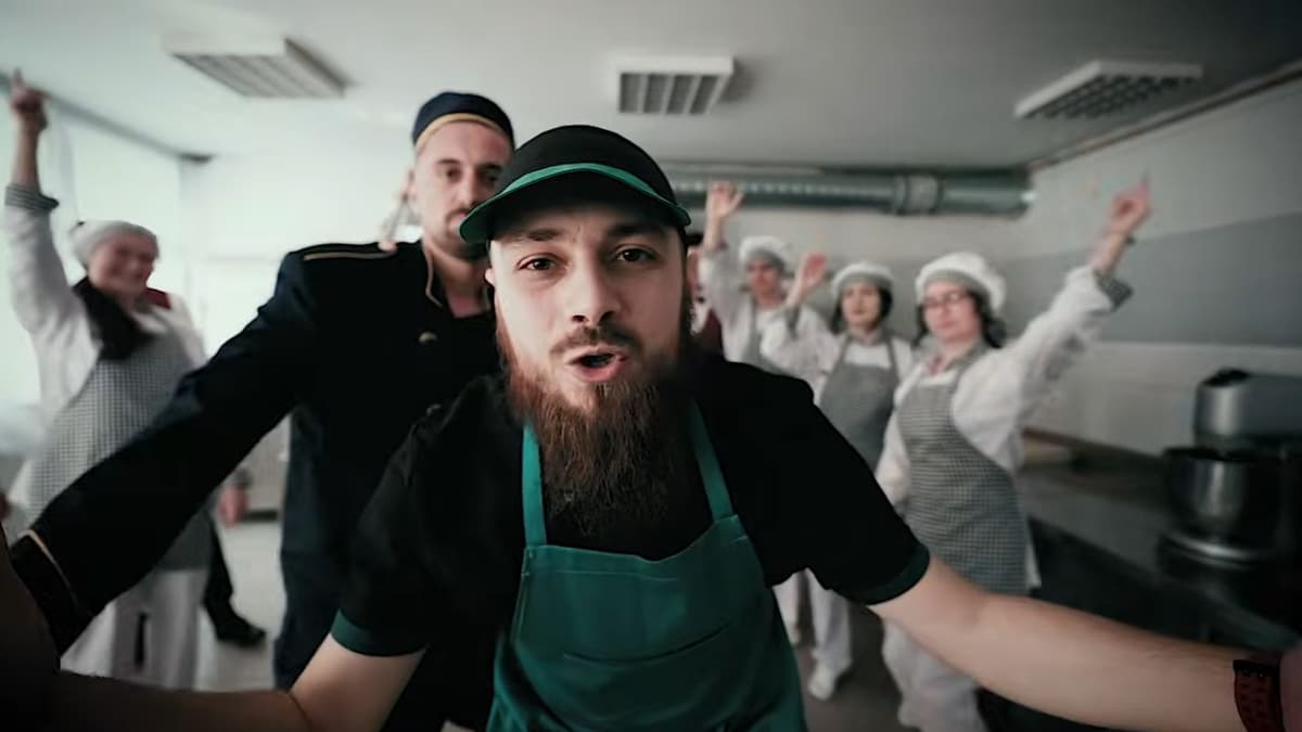 Helem Nejse objavio novi singl "Praktika"