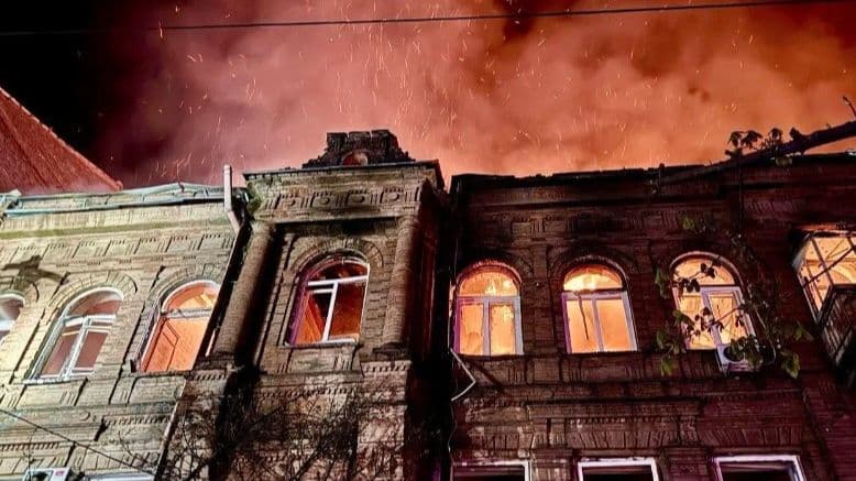 Masovni ruski napadi dronovima i raketama pogodili Kijev i Dnjepar