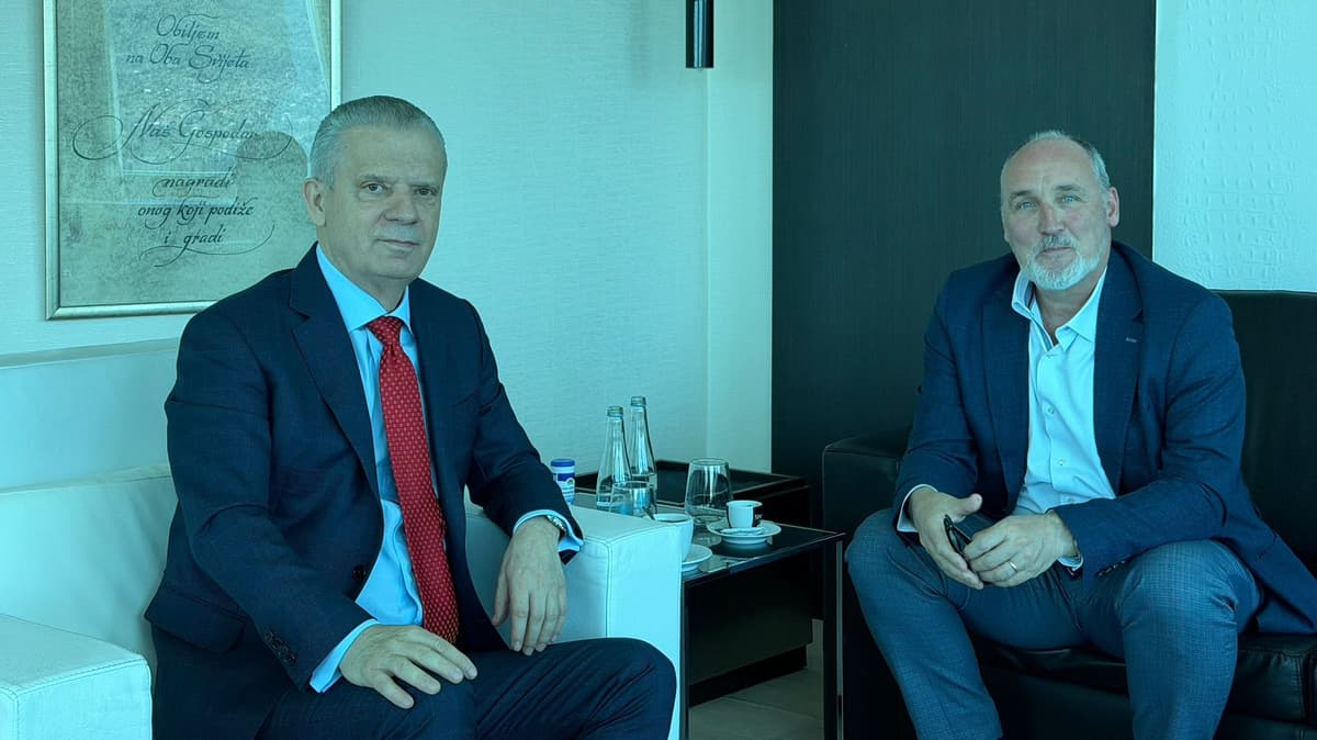Radončić se sastao s ambasadorom Švicarske Derighettijem
