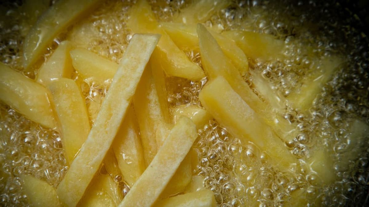 Pomfrit: Omiljeni, ali nezdravi izbor na našem jelovniku