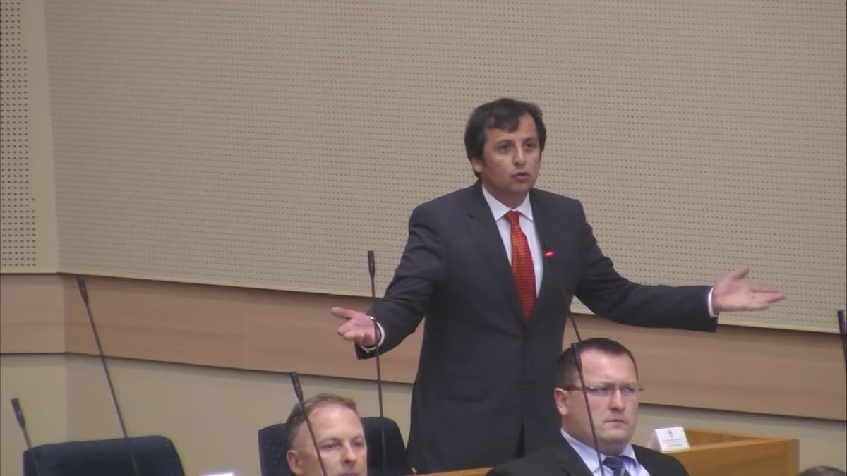 Vukanović optužuje "Avaz" da radi za Dodika