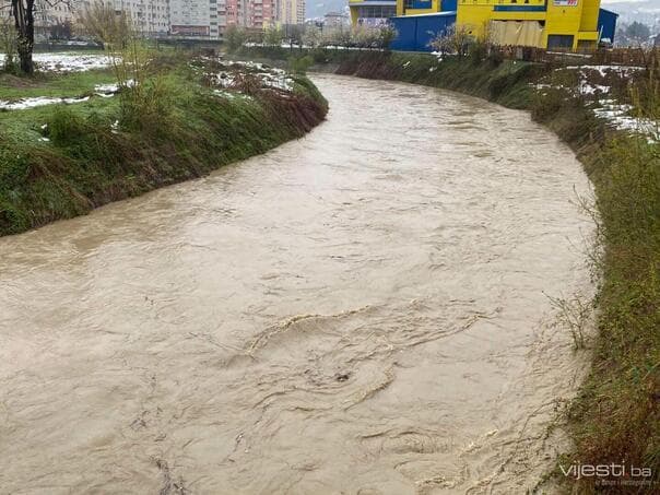 Tuzla upozorava na rizik od poplava usljed obilnih padavina