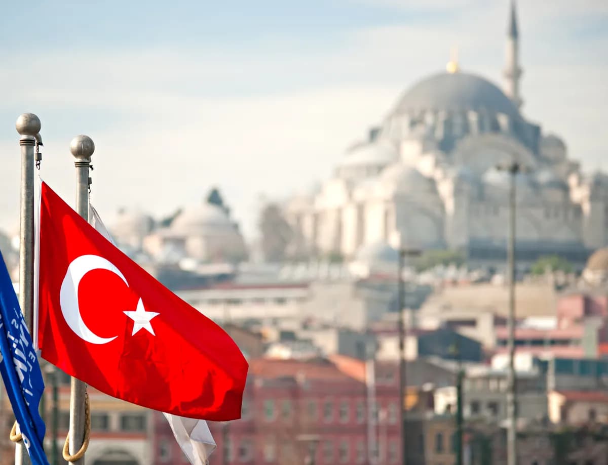 Eksplozija srušila dvije zgrade u Istanbulu, pet osoba spašeno