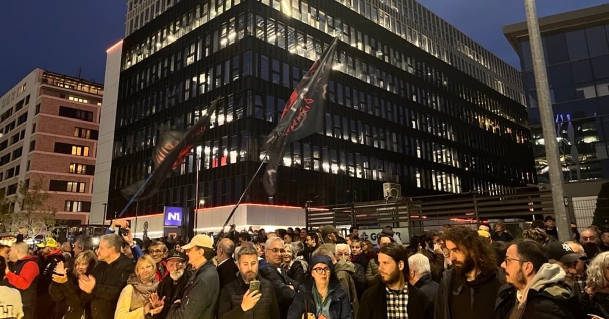 Protest ispred televizije N1 u Beogradu zbog smjene direktora