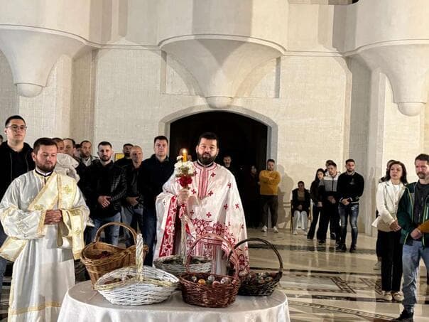 Vjernici proslavili Vaskrs u Mostaru uz poruke nade i zajedništva