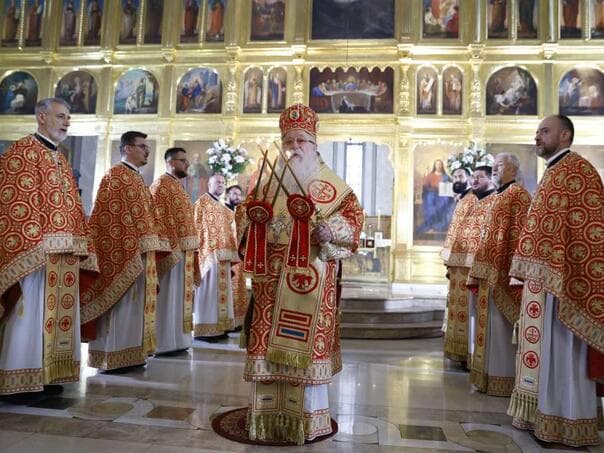 Veliki broj vjernika prisustvovao vaskršnjoj liturgiji u Sarajevu