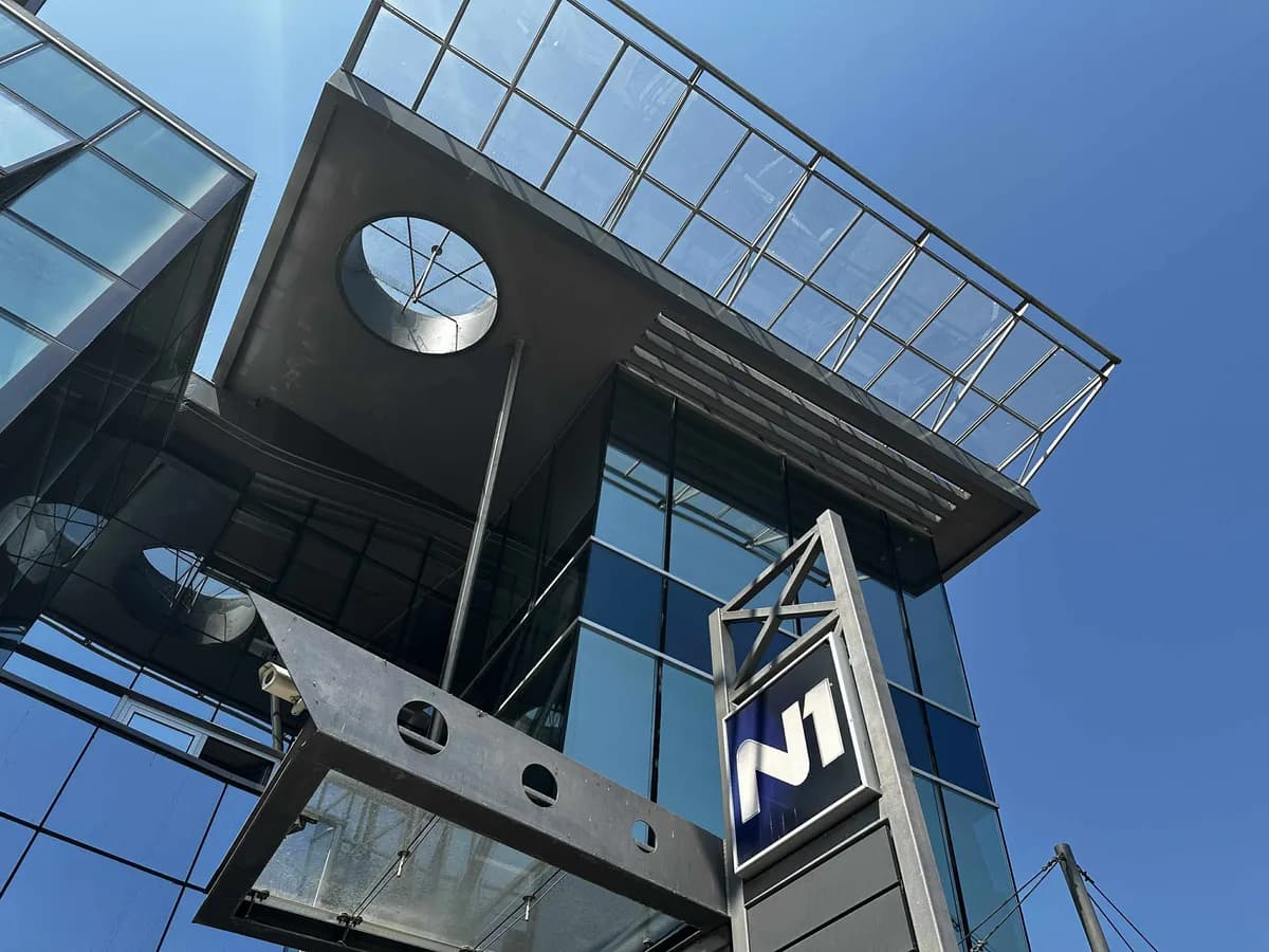 Ugrožena nezavisnost medija u Srbiji: Dismissal direktora N1 kao signal za kontrolu