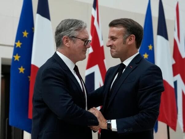 Macron i Starmer organizuju vidio konferenciju o sigurnosti u Hormuškom moreuzu