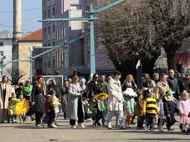 Bihaćani proslavili proljeće dječijim defileom