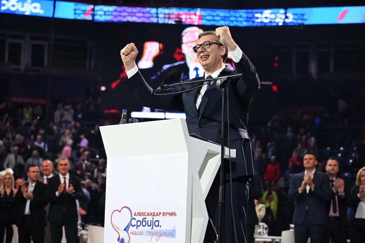 Vučic poziva na pobjedu na lokalnim izborima na mitingu u Beogradu