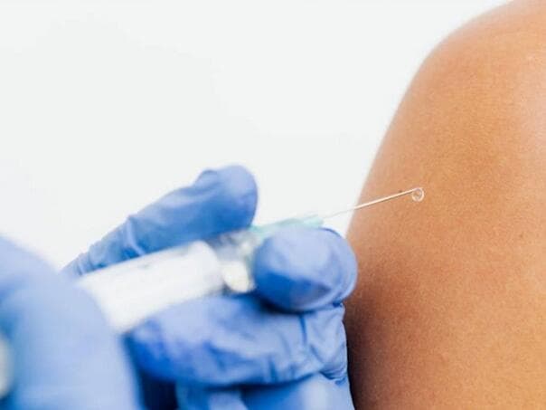 Pacijent koji je primio prvu vakcinu protiv melanoma se dobro oporavlja