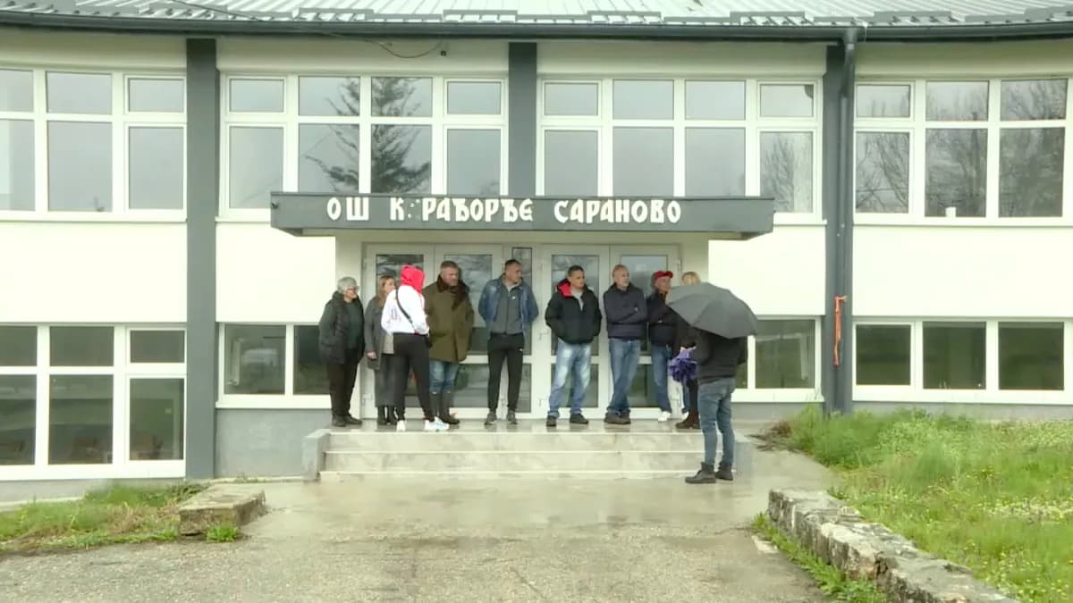 Uhapšeno pet osoba zbog pada plafona u školi u Rači