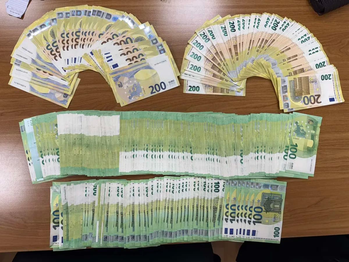 Carina sprečila krijumčarenje novca i dragocenosti vrednosti 52.000 evra