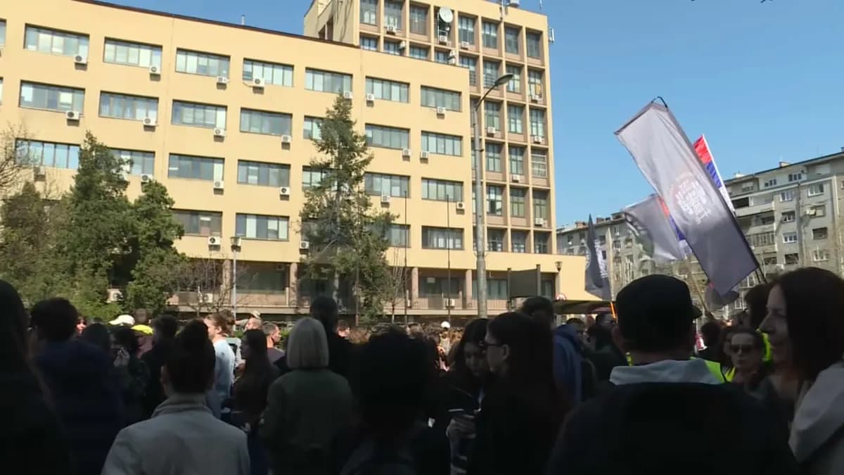 Studenti u Beogradu protestuju za autonomiju univerziteta
