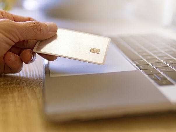 Hrvat (78) prevaren na internetu, izgubio 125.000 eura