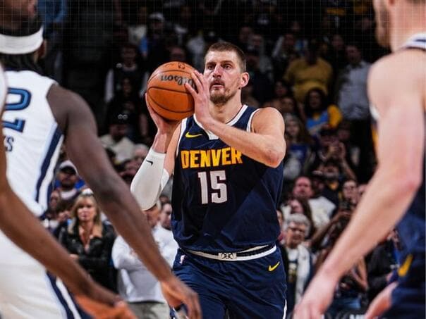 Denver Nuggets do desete pobjede zaredom uz Jokićev triple double