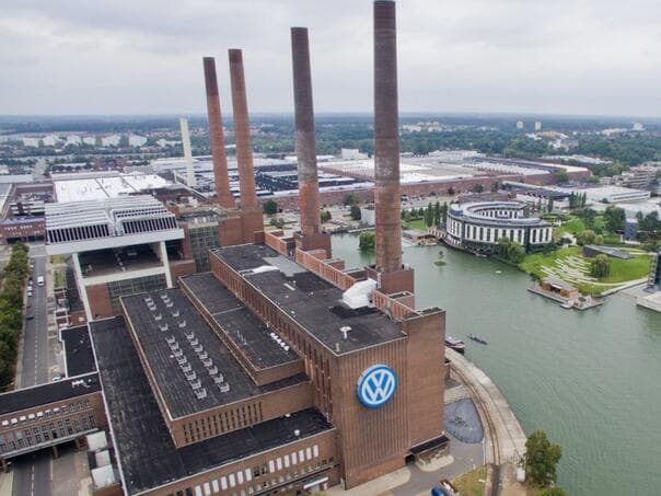 Volkswagen opoziva skoro 100.000 električnih vozila zbog problema s baterijama