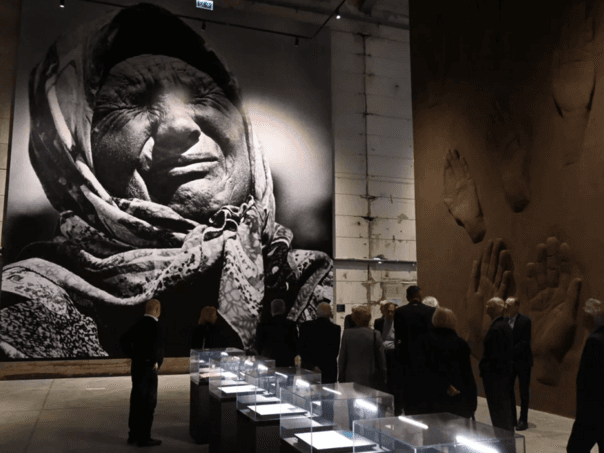 Potpisan sporazum o saradnji između ANU BiH i Memorijalnog centra Srebrenica