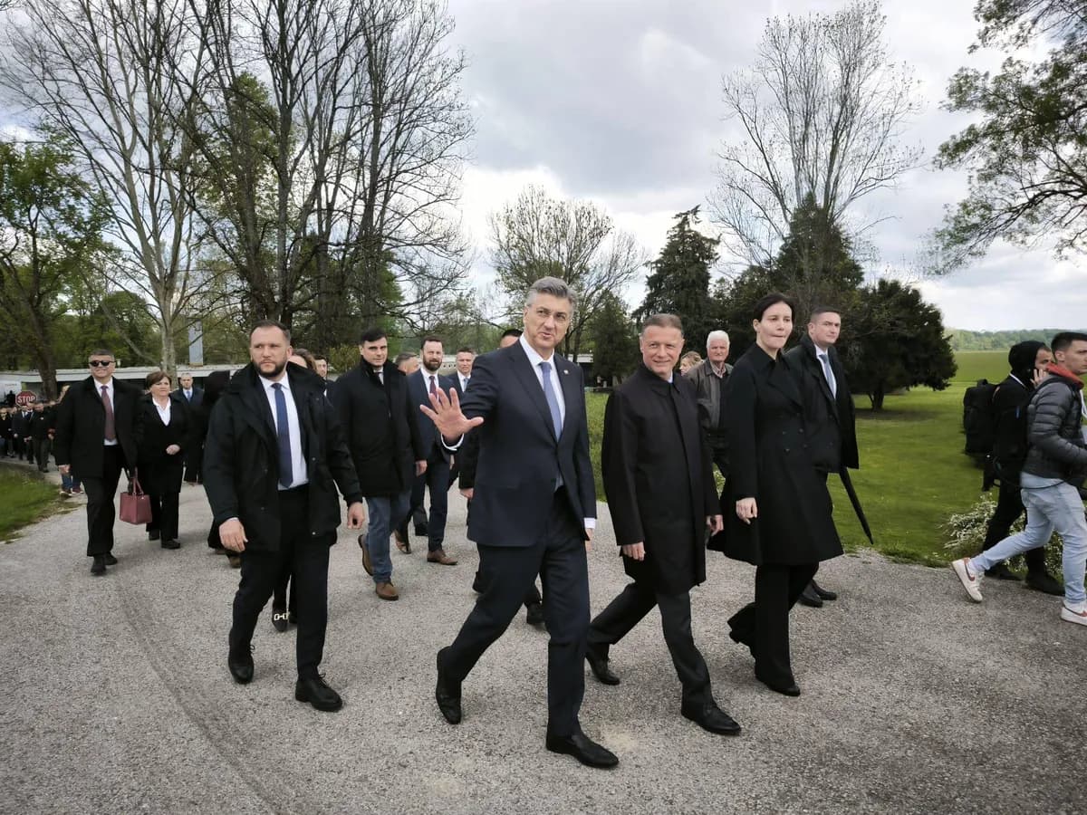 Državni vrh Hrvatske odao počast žrtvama u Jasenovcu