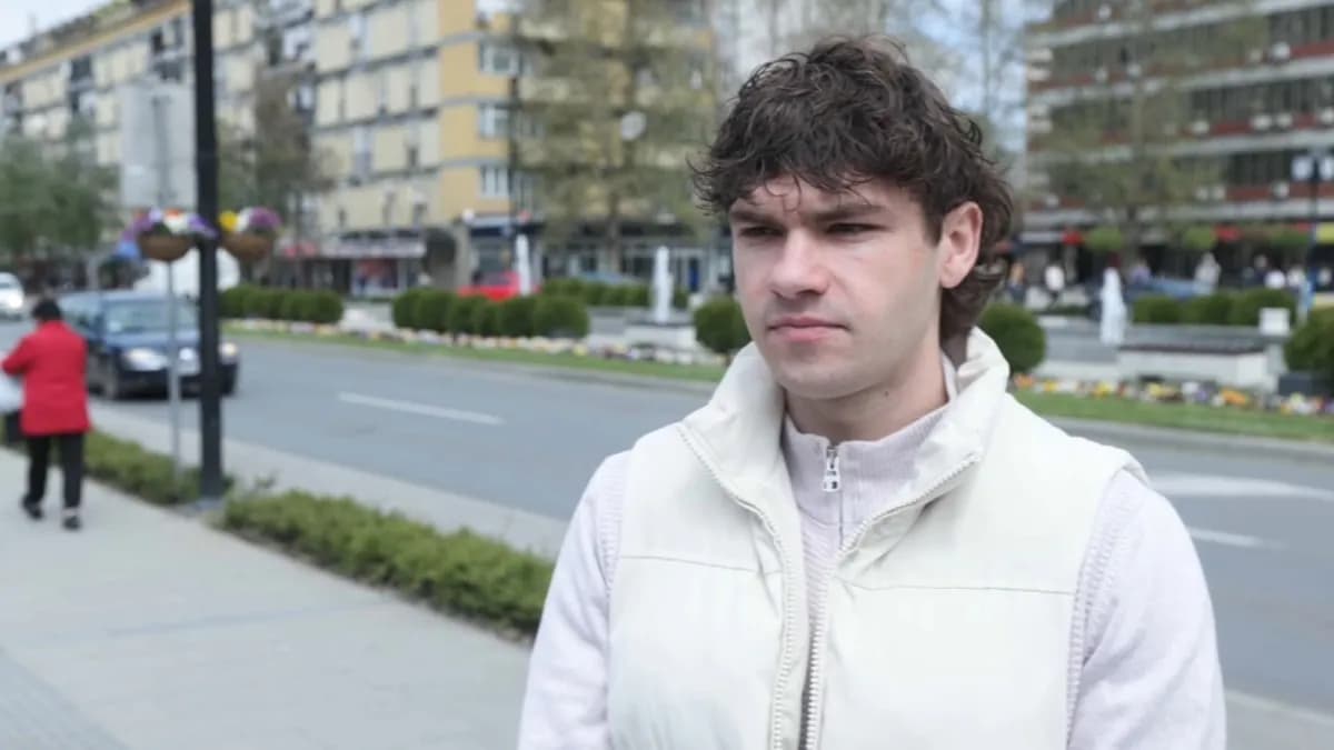 Mladi fudbaler izbačen iz kluba zbog odbijanja prisustva mitingu SNS-a