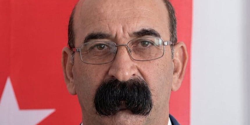 Turski političar Orhan Avci postao viralna senzacija zbog brkova