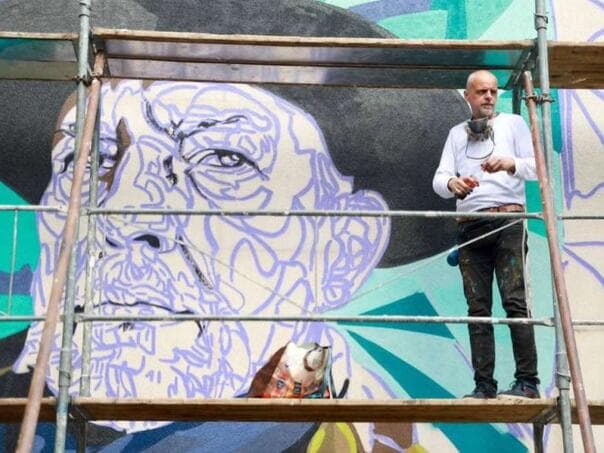 Bihać će dobiti mural u čast književniku Huseinu Derviševiću