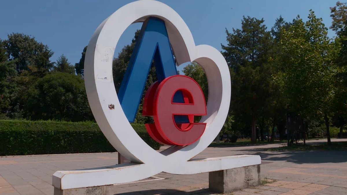 Spirić poziva Vučića da ne dolazi u Leskovac zbog nedostatka hitne pomoći