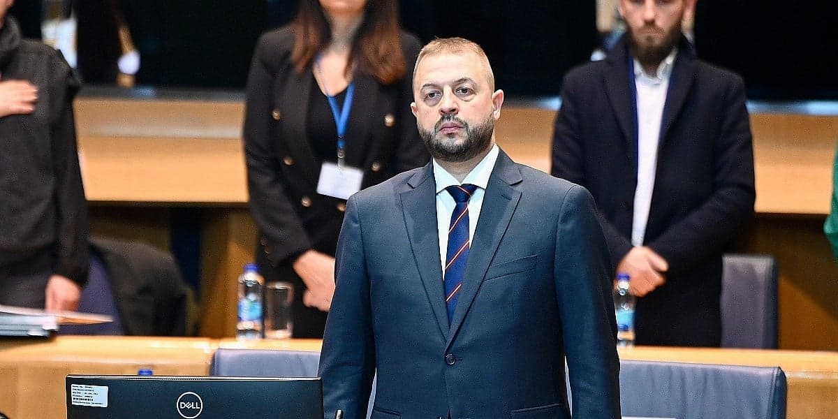 Nešković poziva Čovića da omogući SNSD-ovim delegatima prisustvo sjednicama
