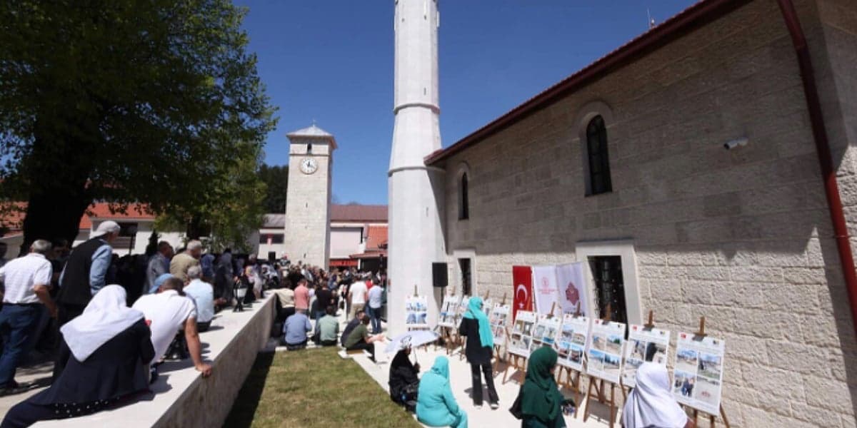 Otvorena obnovljena Dugalića džamija i sahat-kula u Nevesinju