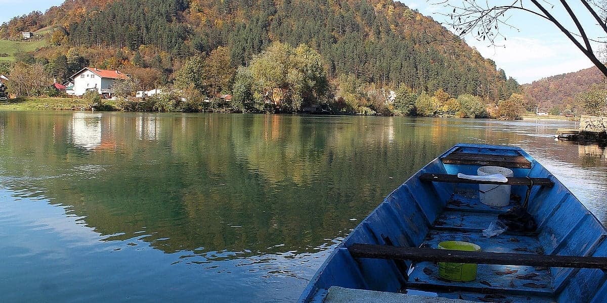 Akcija čišćenja rijeke Une okupila učenike i lokalnu zajednicu u Bihaću