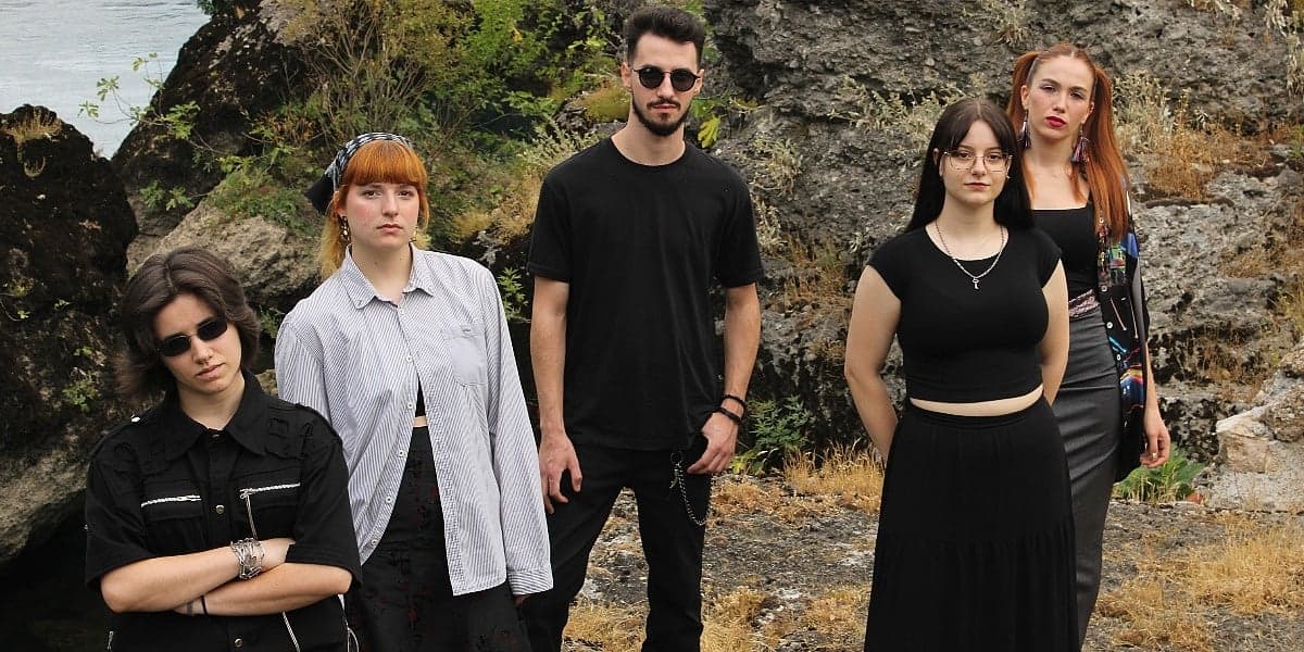 Bend Splesh iz Mostara objavio svoj prvi album "Domaće neprskano"