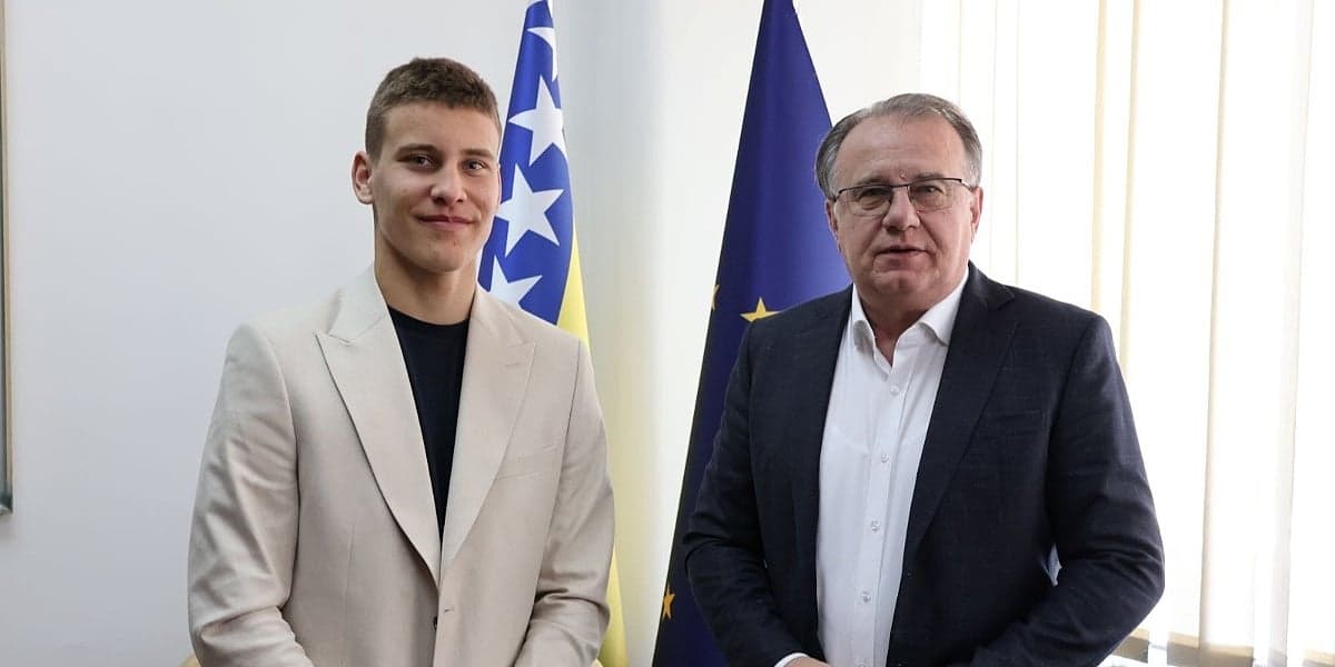 Vlada FBiH pruža podršku mladom skijašu Anuru Mehiću