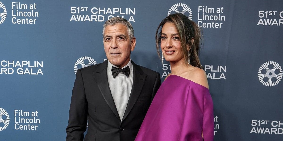 Amal Clooney oduševila u ljubičastoj haljini na dodjeli Chaplin nagrade