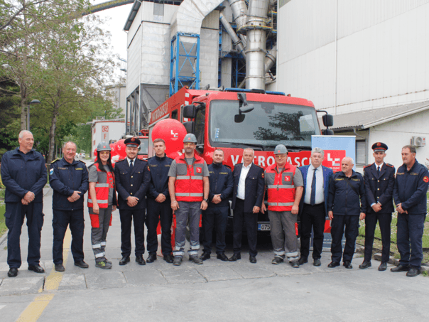 Lukavac Cement donirao vatrogasno vozilo i podržao radnike Koksare