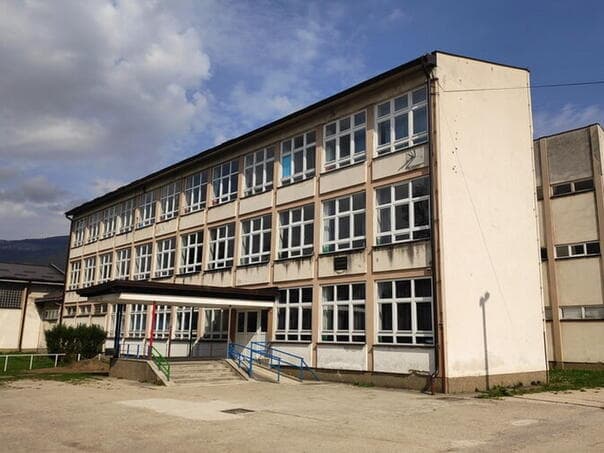 Lažne dojave o bombama u deset škola u Jajcu