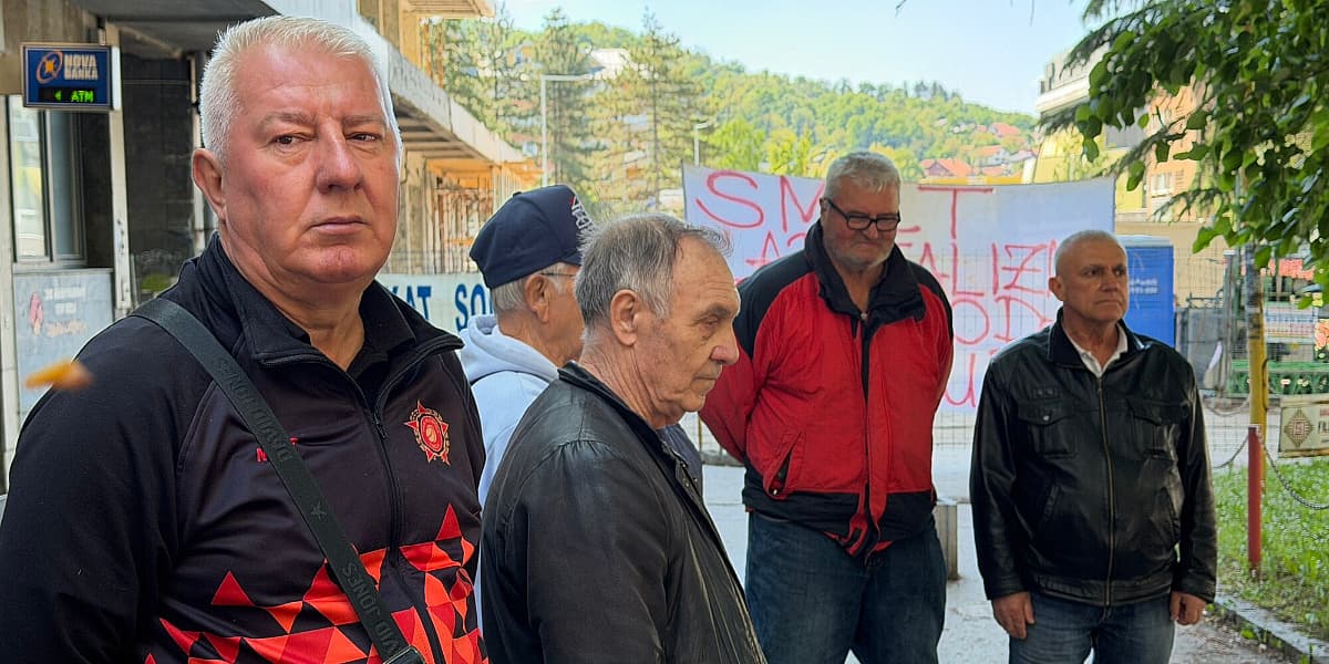 Prvomajski protest u Tuzli: Građani ogorčeni stanjem i političkom situacijom