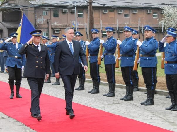 Bećirović: Armija RBiH je spasila državu, s ponosom je se sjećamo