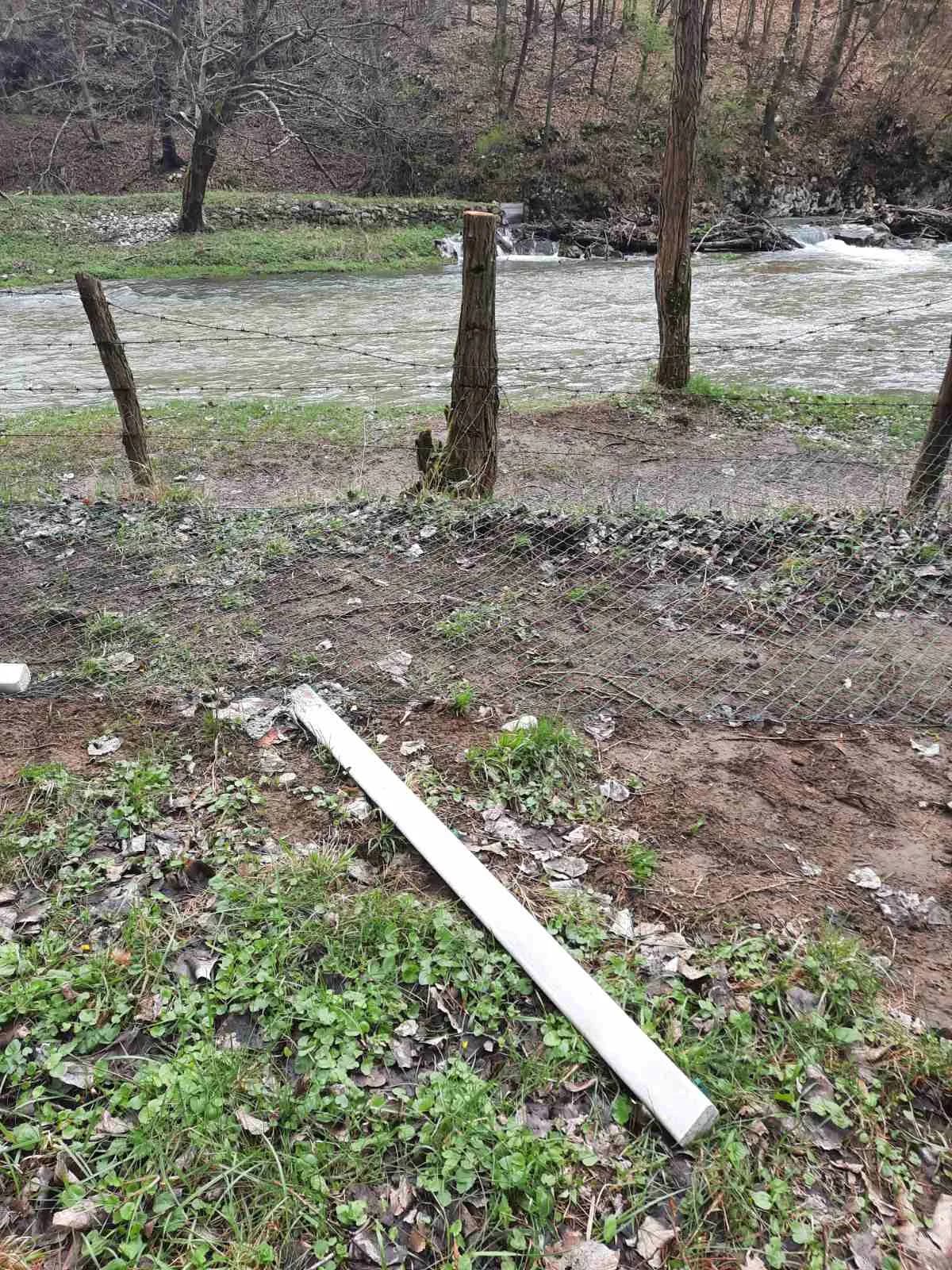Srušena ograda manastira Ćelije u zaštićenoj zoni reke Gradac